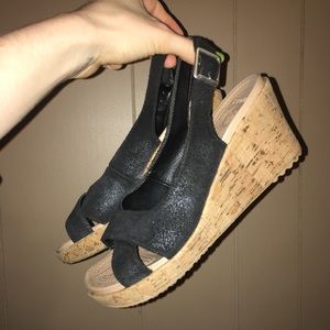 Crocs Sandal Wedges size 6W cork comfort shoe